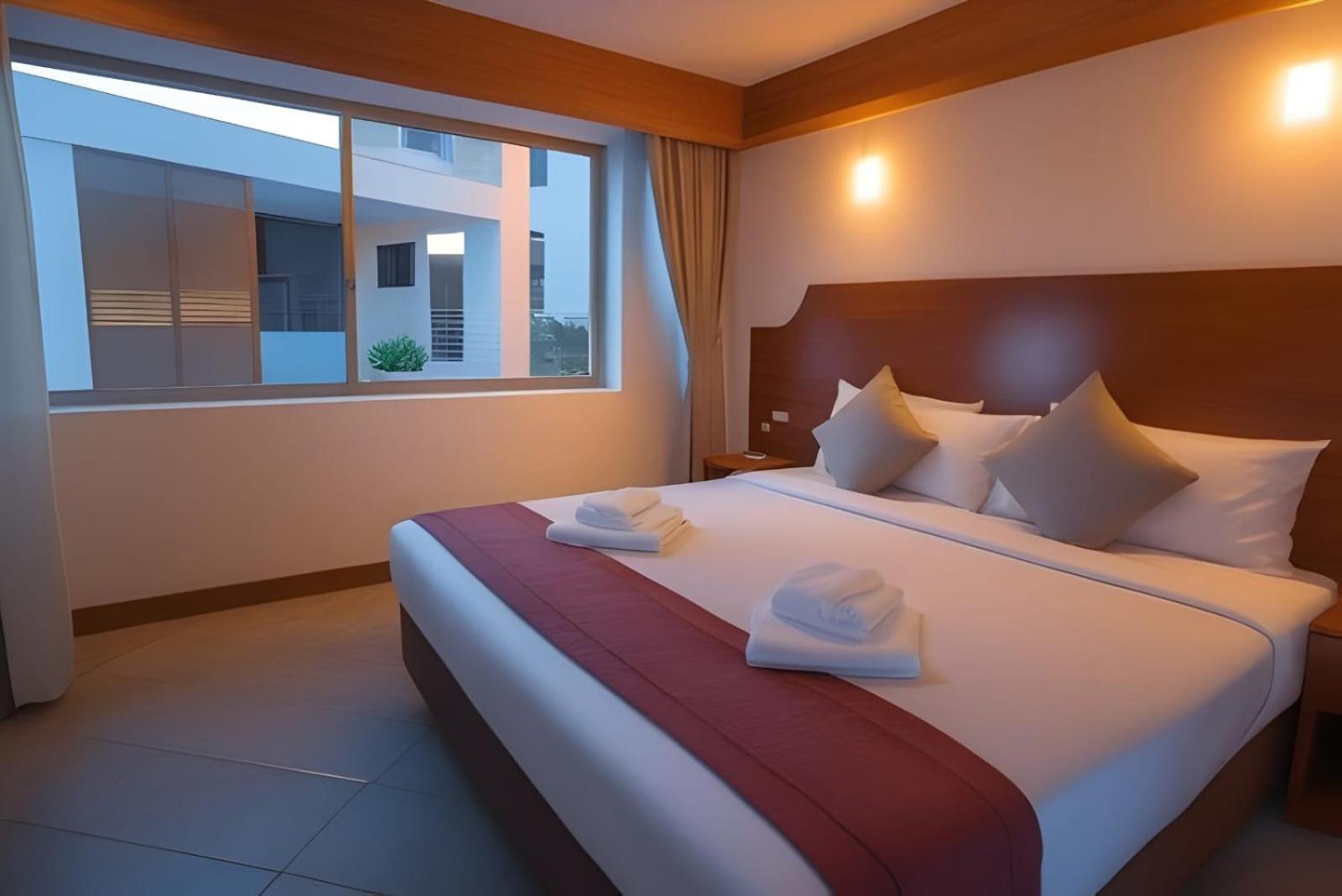 Hack Patong Beach Hotel Exterior photo
