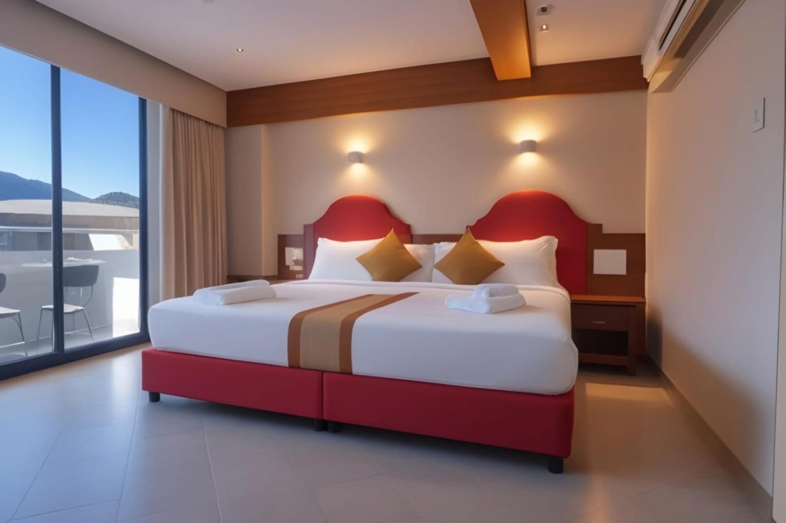 Hack Patong Beach Hotel Exterior photo